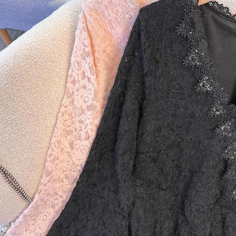 Plus-size Women's Elegant Lace Dress with Long Sleeves and Fitted Waist for Slimming Effect