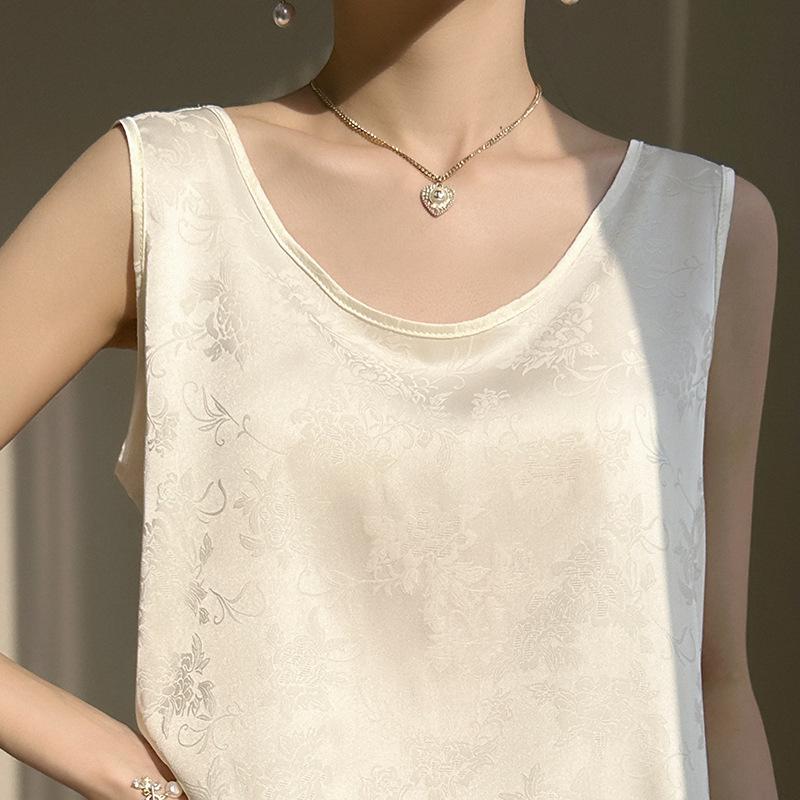 

Acetic Acid Satin Round Neck Suspender Vest for Women In Summer Wear for Suits and Loose Sleeveless Bottoming Shirt S