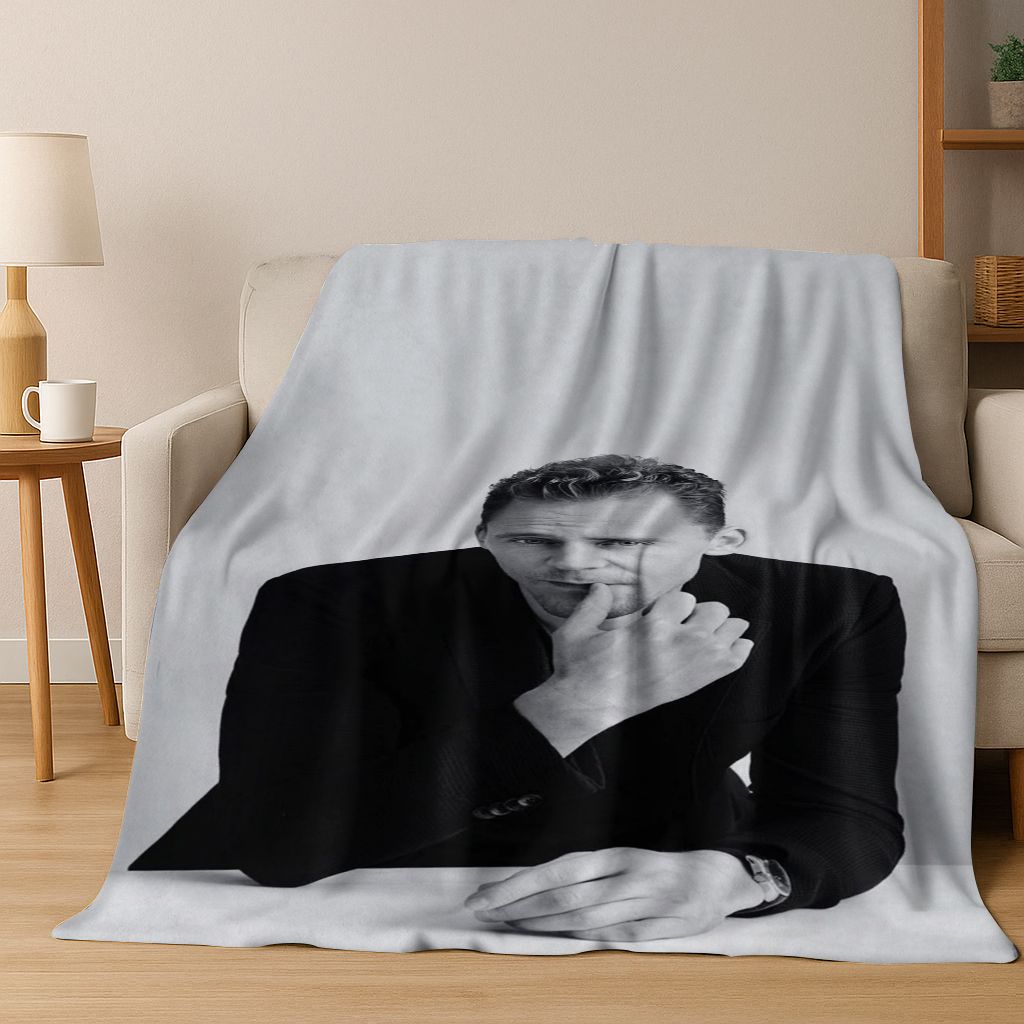 3D Tom Hiddleston Art Actor Star Flannel Blanket,Cozy Soft Throw Blanket for Home Bedroom Bed Sofa Picnic Office Cover Kids Gift