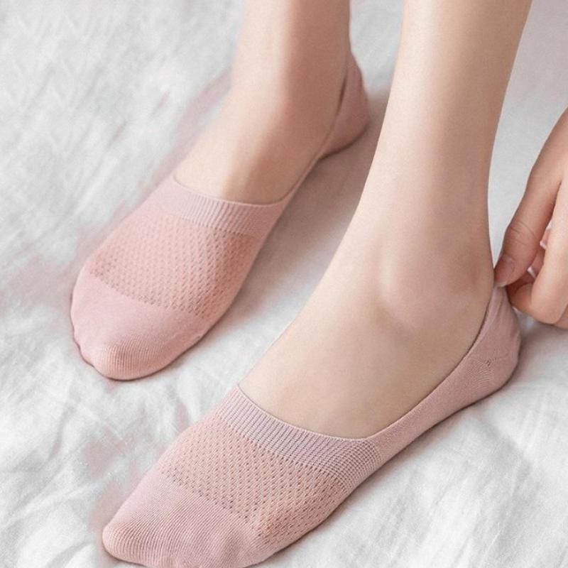 3 Pairs Women's Invisible Cotton Boat Socks Mesh Breathable Ankle Low Cut Soft Comfortable Silicone Non-Slip No Show Socks for Daily Wear