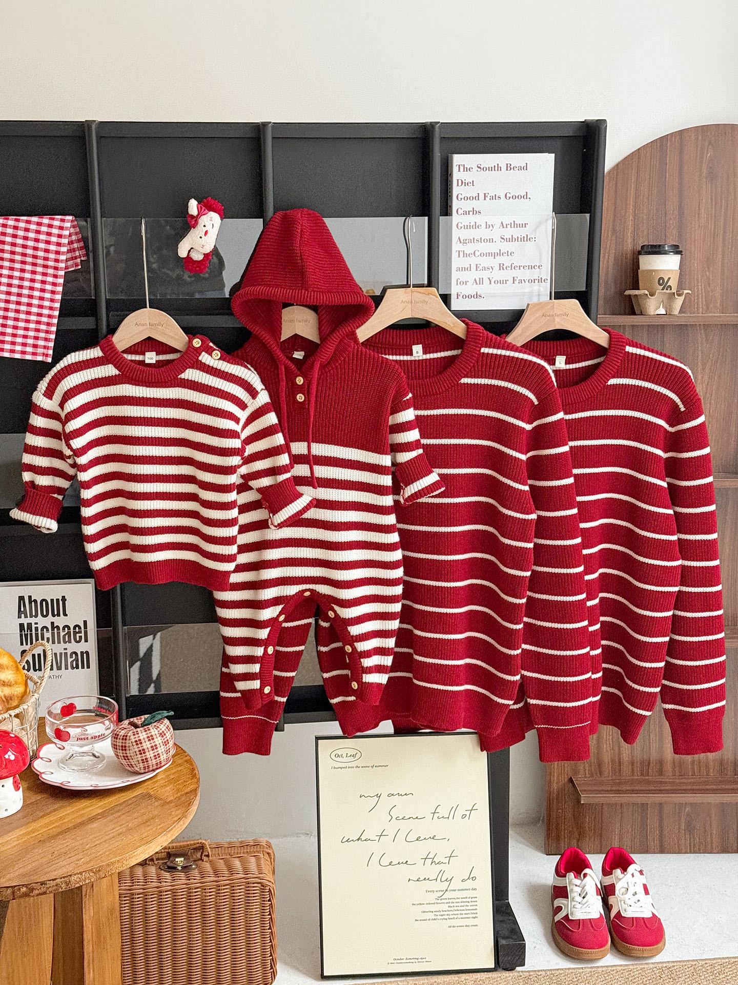 

Stylish Autumn & Winter Baby Jumpsuit: Knit Sweater for Infants & Toddlers, Perfect for New Year Outings and Crawling. Size 90 Top