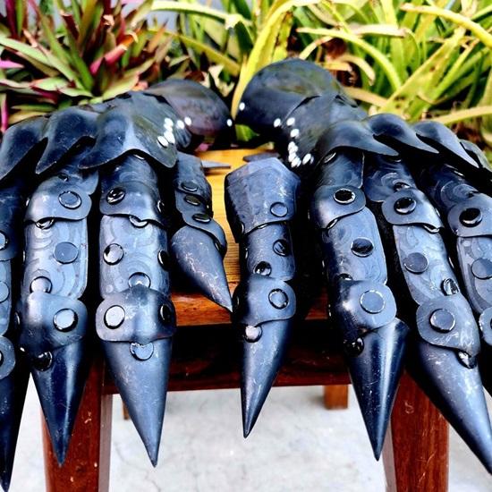 Medieval Nazgul Black Etched Steel Gauntlets Hand Armor Gloves