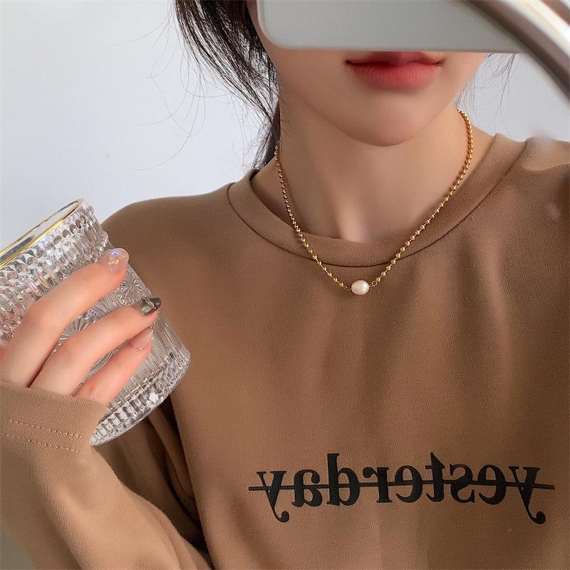 Retro European & American Freshwater Pearl Beaded Clavicle Necklace for Women - Fashionable, Unique Short Chain
