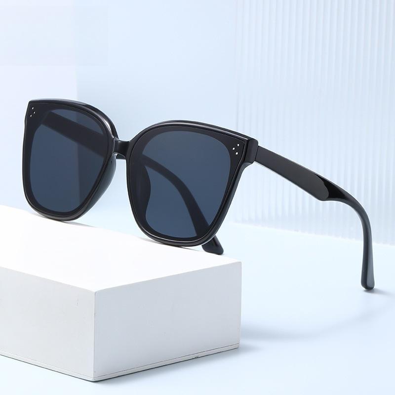 New sunglasses, fashion box sunglasses, women's anti-ultraviolet high-end sunglasses