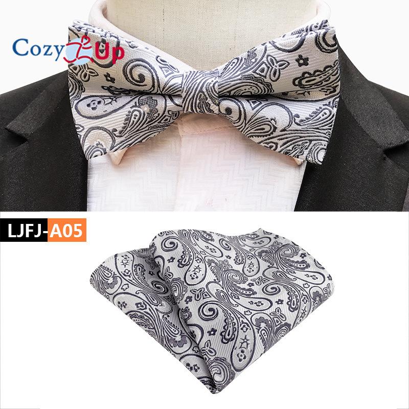 Costum Din Două Piese Papion Paisley Și Batista De Buzunar