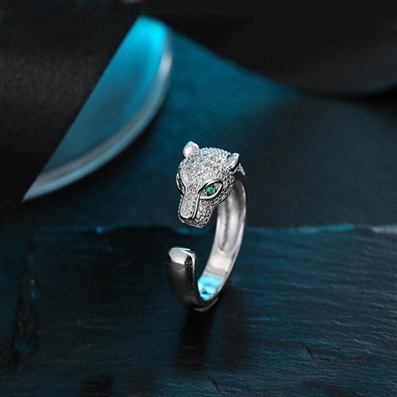 Fashionable Panther Head Opening Adjustable Ring with Gift Box