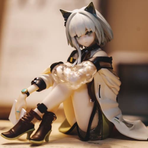 [YAORUI] Kelsey Figure, Arknights Popular Character, Cute Sitting Pose, 12cm Ornament, Perfect As a Prize, Room Decor, Car Decor, Office Decor, Tablet