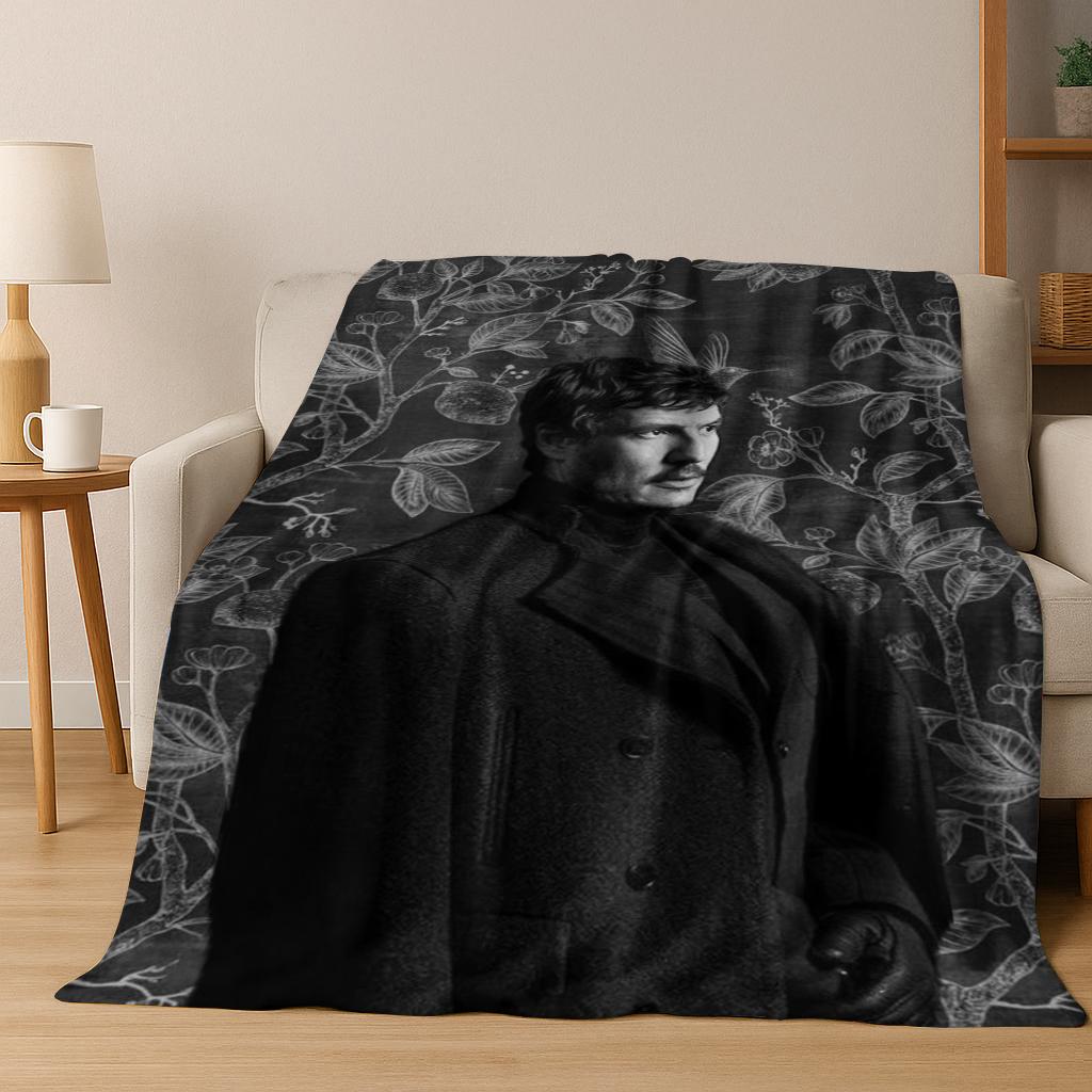 2025 Neue Pedro Pascal Schauspieler Star Kunst Flanelldecke, Gemütliche Weiche Überwurfdecke für Zuhause Schlafzimmer Bett Sofa Picknick Abdeckung Kinder Geschenk