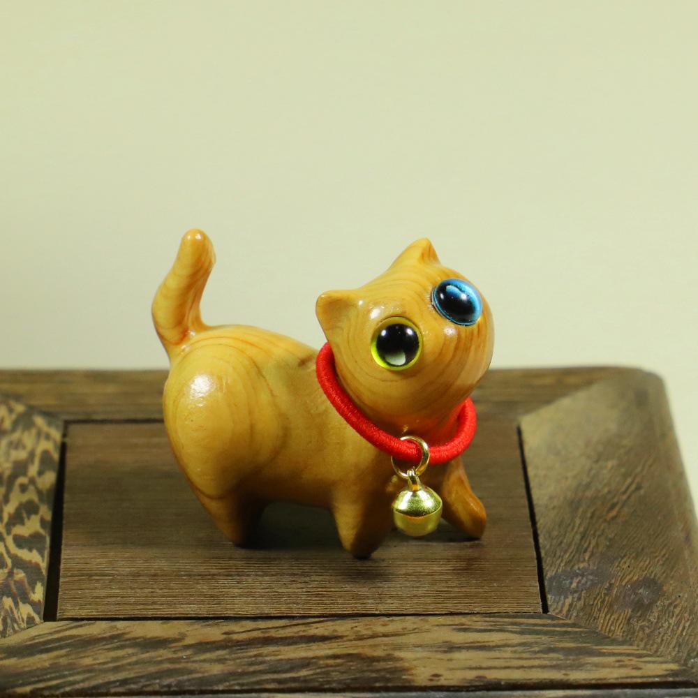 Santalové dřevo Kočka pro štěstí se zvonkem: Roztomilá figurka koťátka s naklánějící se hlavičkou, kreativní dárek k narozeninám