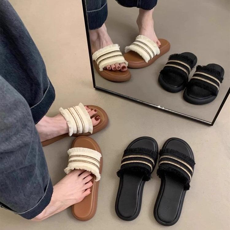 Thick-bottomed beautiful cool slippers women's summer wear 2025 new flat-bottomed fashion with skirts Beach one-word slippers