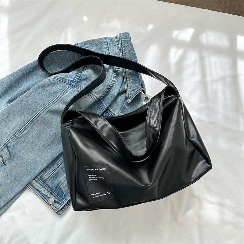 

Trendy Retro Fashionable Tote Bag For Women With Spacious Design And Soft Structure чёрный
