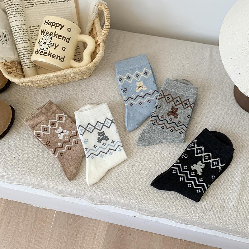 Female Autumn New Retro Match Color Cartoon Bear Boneless In The Tube Stack Socks