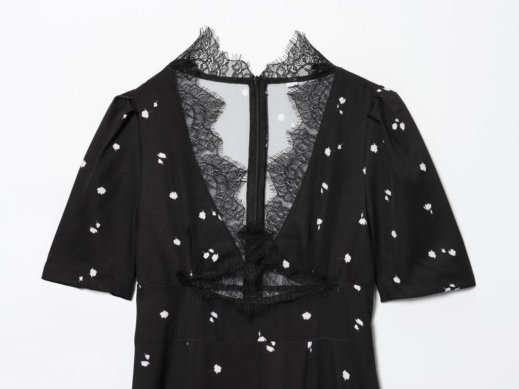 Waist-Cinching Slimming Dress: Women's European & American Style, Sexy Lace Patchwork, V-Neck Print