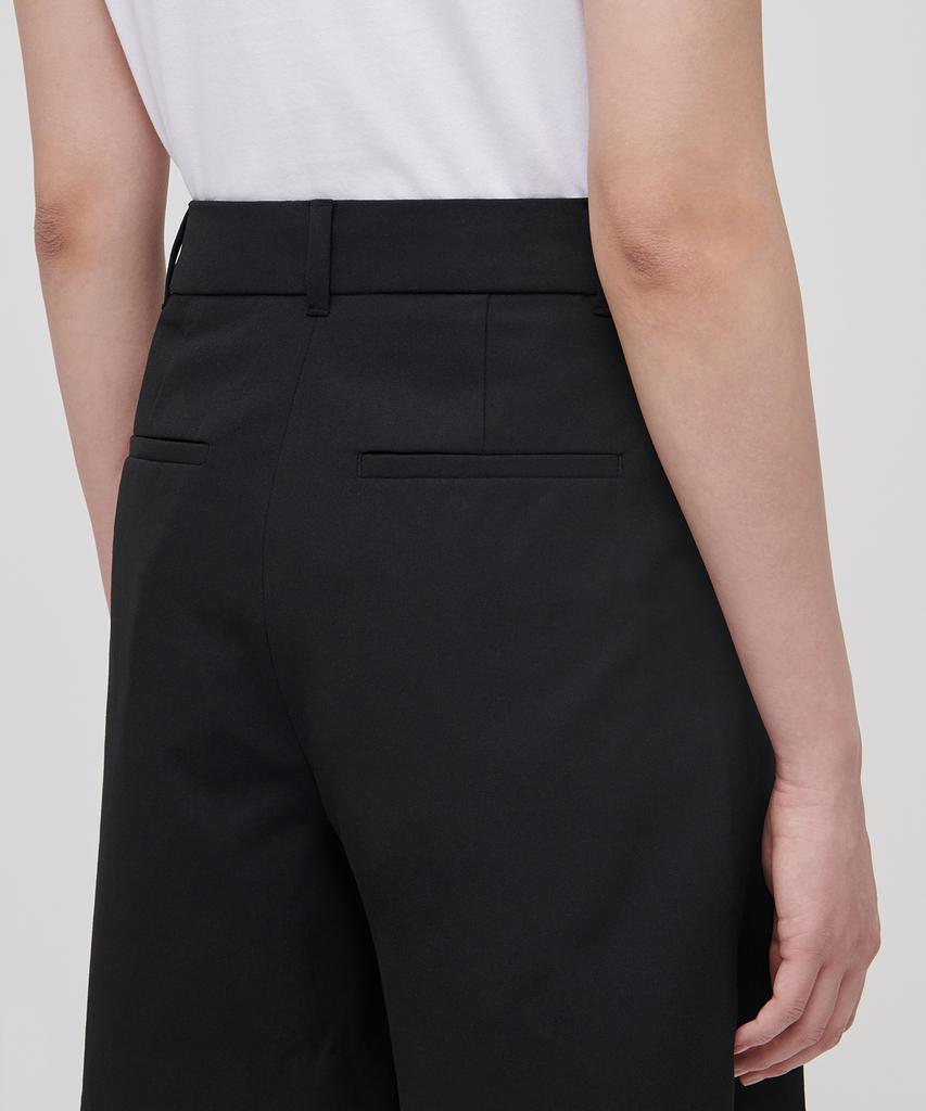MUSINSA STANDARD WOMAN Women'S Lightweight Hidden Elastic Waist Half Slacks [Black]