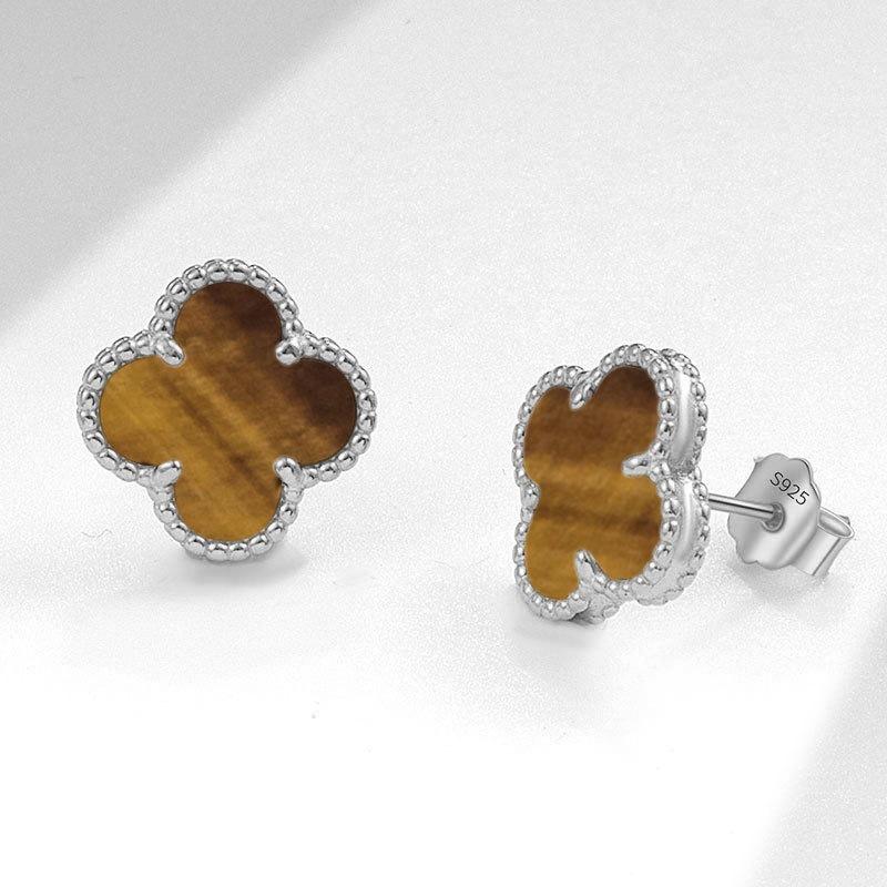Women's Four-Leaf Clover Bracelet – 18K Gold Plated with Double-Sided Mother-of-Pearl, Elegant High-Quality Accessory, Chic and Lucky Design.