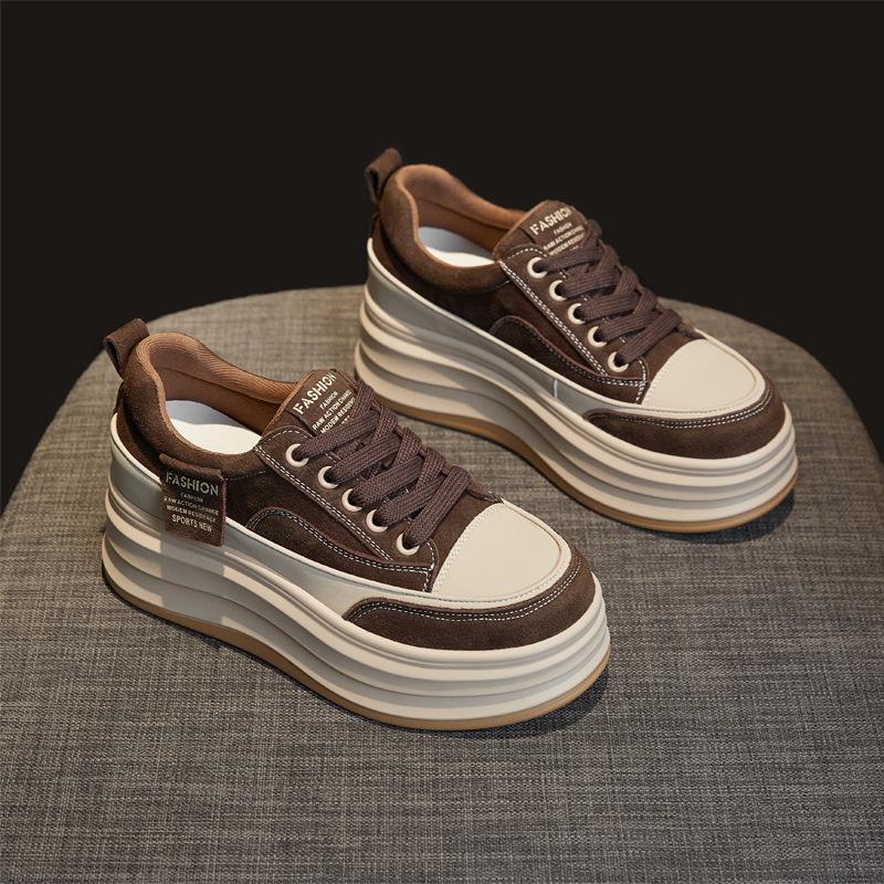 2026 Spring and Autumn Women's Shoes Thick soled Inner Height Boosting Board Shoes New Popular Versatile Casual Shoes for Women