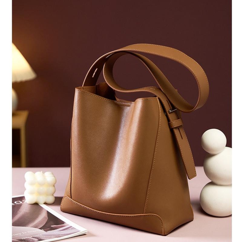 Genuine Leather Women's Messenger Bag Second Layer Cowhide Shopper Shoulder Bag Commuter Bucket Handbag Simple High-quality Female Tote Bag