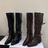 Britischer Stil Quadratische Zehenpartie Lange Stiefel 2025 Neu Herbst Outdoor-Kleidung Größenzuwachs Kleines Publikum Retro Nieten Hoher Absatz Kniehoch Knig