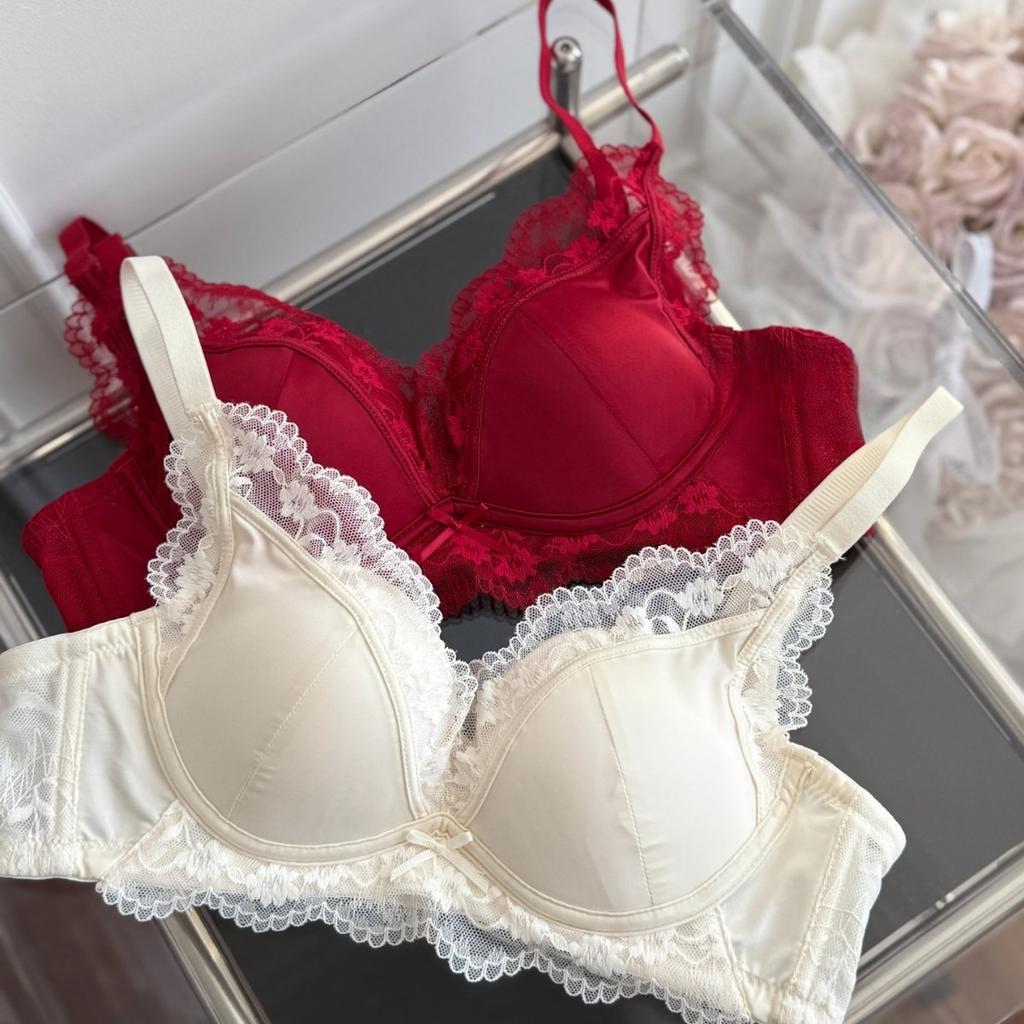 Ladies Summer Light Luxury Pure Lace Stitching Small Breasts Together To Show A Large Support Adjusted Underwear