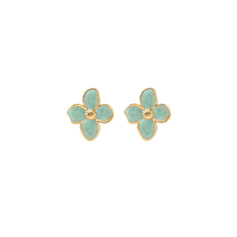 Four-leaf clover stud earrings, high-end stainless steel stud earrings, fashion trend, versatile temperament, retro earrings.