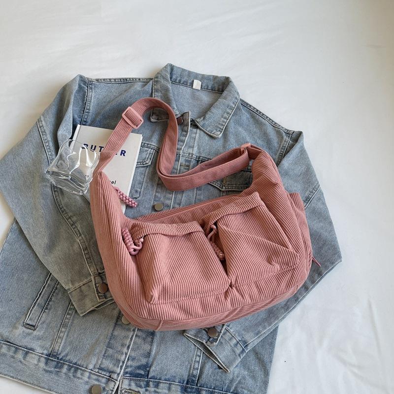 Large Capacity Shoulder Messenger Bag Women's Popular Winter New Casual Fashion Tote Bag Simple Commuter Korean Version Armpit Bag