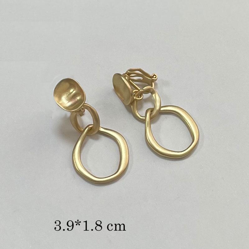 Trendige koreanische minimalistische Statement-Clip-Ohrringe Schmuck Elegante goldfarbene geometrische Clip-Ohrringe ohne Piercing für Damen