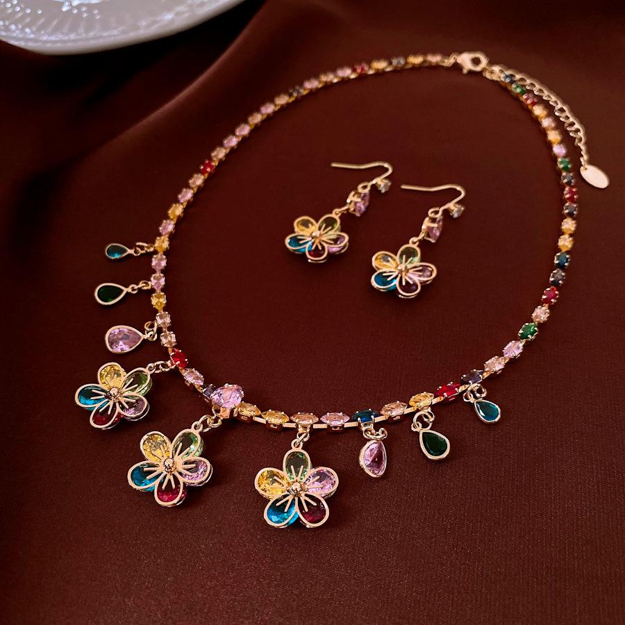 

Medieval Vintage Round Diamond Earrings Necklace Retro Court Style Sweater Chain Exquisite Versatile Jewelry Set