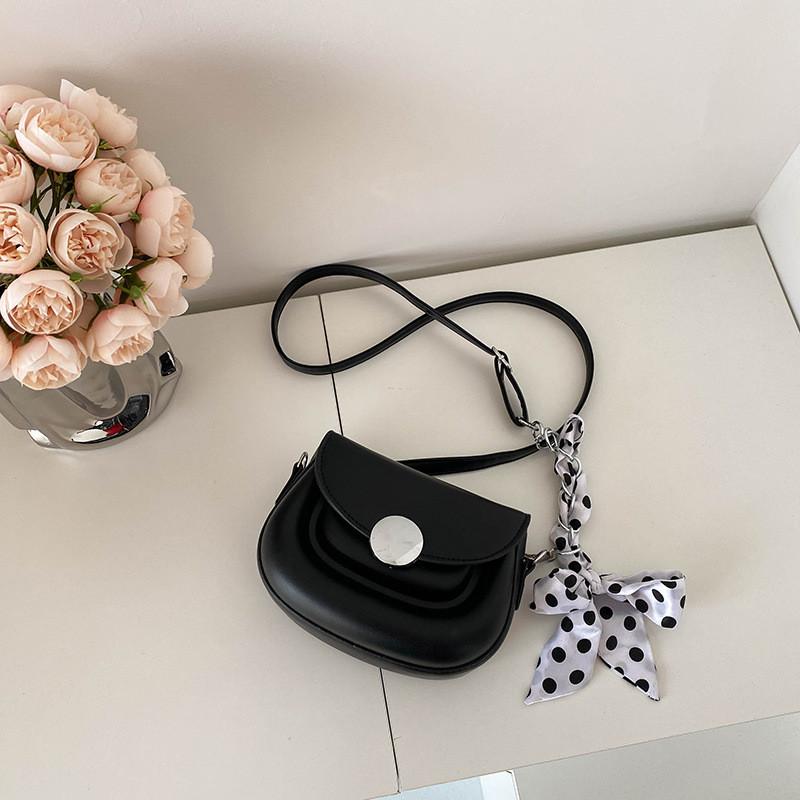 

Trendy Small Pu Saddle Bag For Fall Stylish Commuter Use In Black And Other Colors чёрный