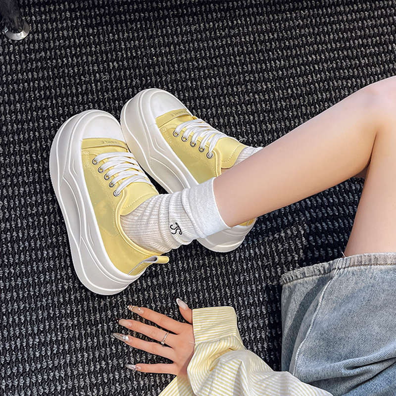 Little white shoes women's summer thin 2025 new lightweight breathable mesh muffin shoes small thick-soled heightening board shoes