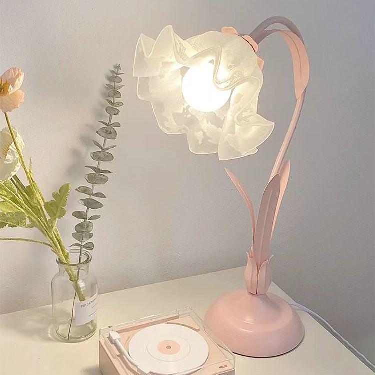 Pastoral Study & Bedroom Night Light: Eye-Friendly Internet Celebrity Table Lamp with Floral Design