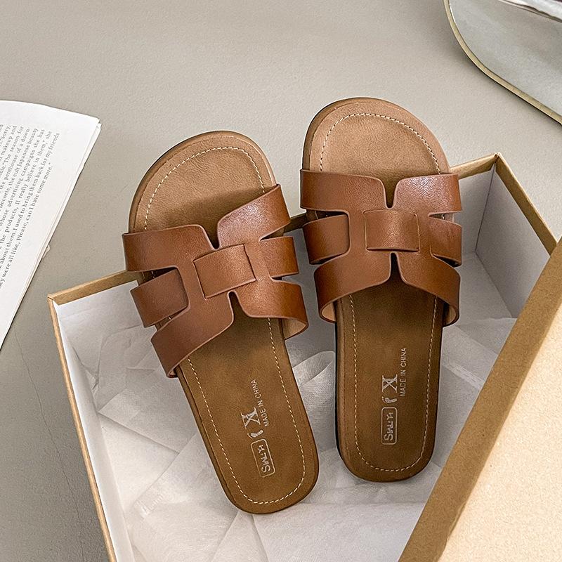 

Soft-bottomed cool slippers for women s outer wear, new summer models with skirts, flat-bottomed beach slips 40 світло-коричневого кольору
