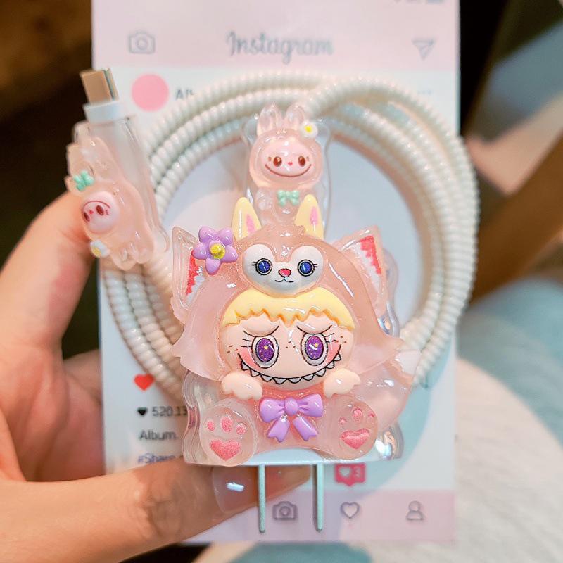 

Labubu Чехол для кабеля для зарядки для Apple 20W Чехол для зарядного устройства Набор для намотки Защита от перелома