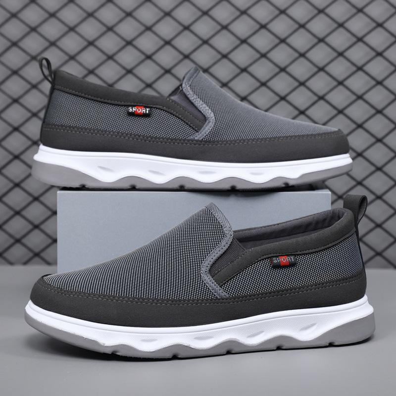 

New men s spring and autumn light, breathable and comfortable casual dad walking around and pedaling middle-aged and elderly old Beijing cloth shoes 44