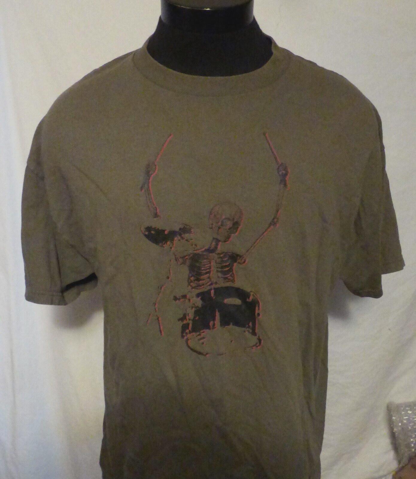 Skeleton playing drums shirt Size XL Dark Green Color Halloween S разноцветный