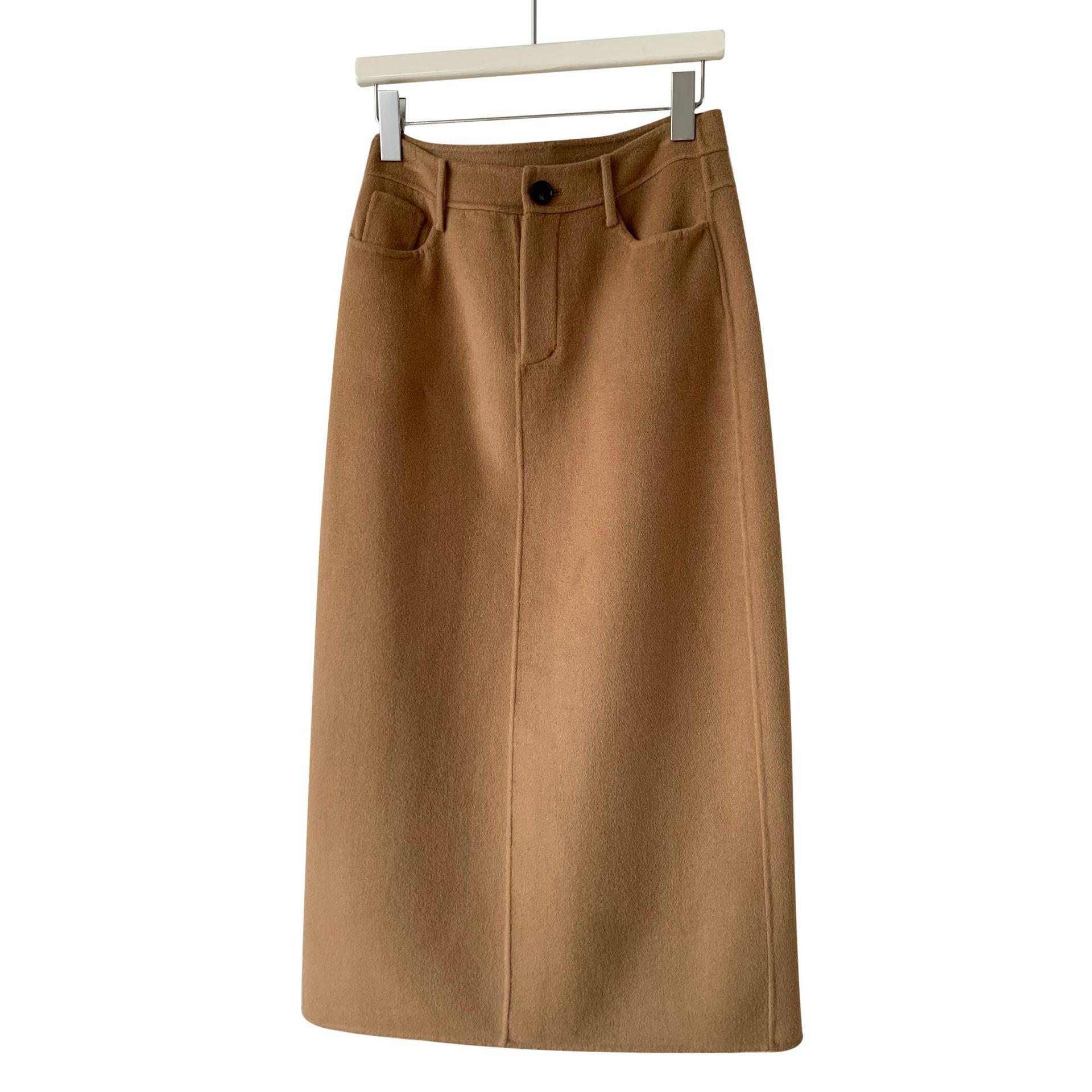 

Вовняна двостороння спідниця міді з розрізом осінь/зима 2023 M