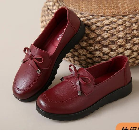 Nowe Wiosenne Mokasyny na Miękkiej Podeszwie Antypoślizgowe Buty Codzienne Damskie Wygodne Buty do Pracy Modne Klasyczne Codzienne Skórzane Buty dla Mamy