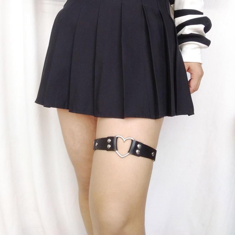 Gothic Leg Garter Belt with Alloy Decor PU Leather Thigh Chain Elastic Sexy Body Chain Jewelry Nightclub Party for Girl