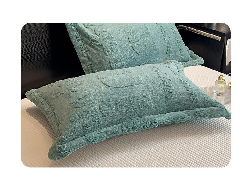 Class A Carved Winter Coral Fleece Blanket - Warm, Multifunctional Gift Blanket