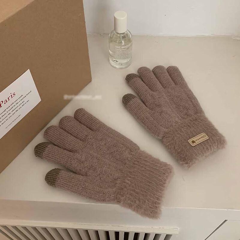 Changbaosen Winter Touchscreen Plush Gloves