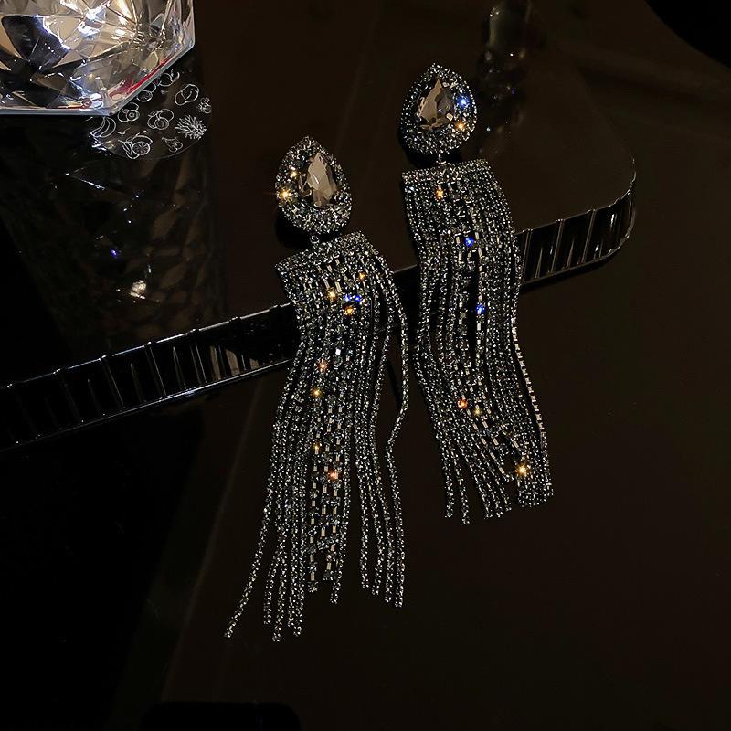 Hochwertige Silbernadel Zirkon Blume Fransenohrringe Europäische und Amerikanische Leichter Luxus Temperament Ohrringe Retro Nischenohrringe