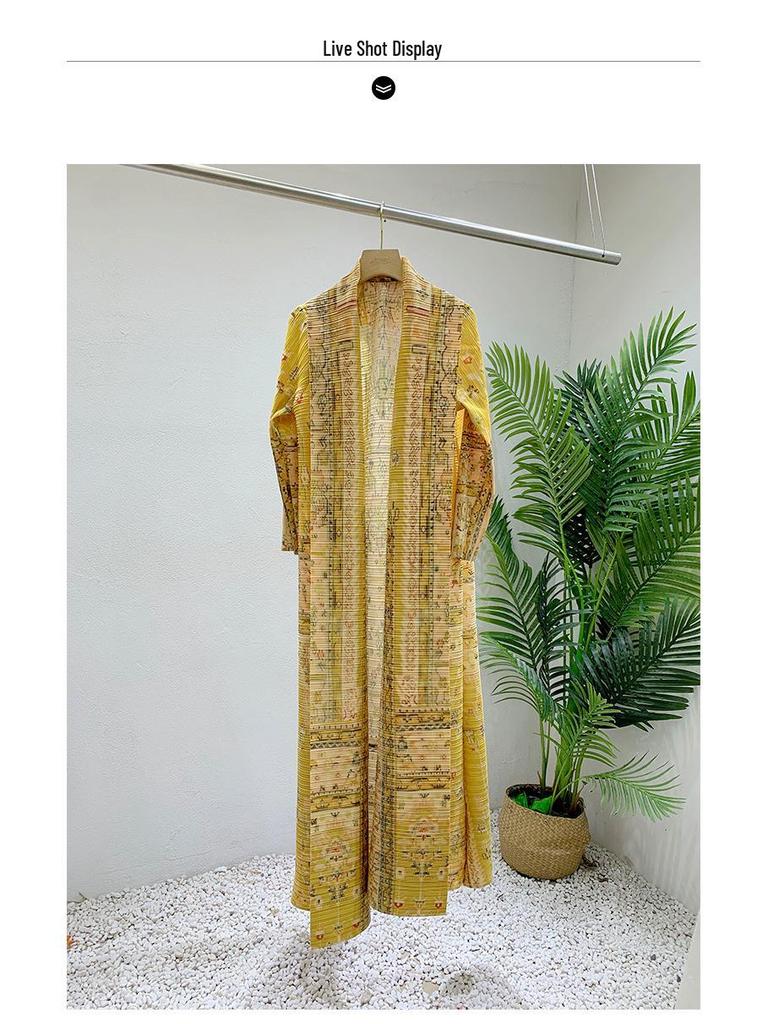 2024 Autumn Women's Arabic Print Pleated Cape Jacket