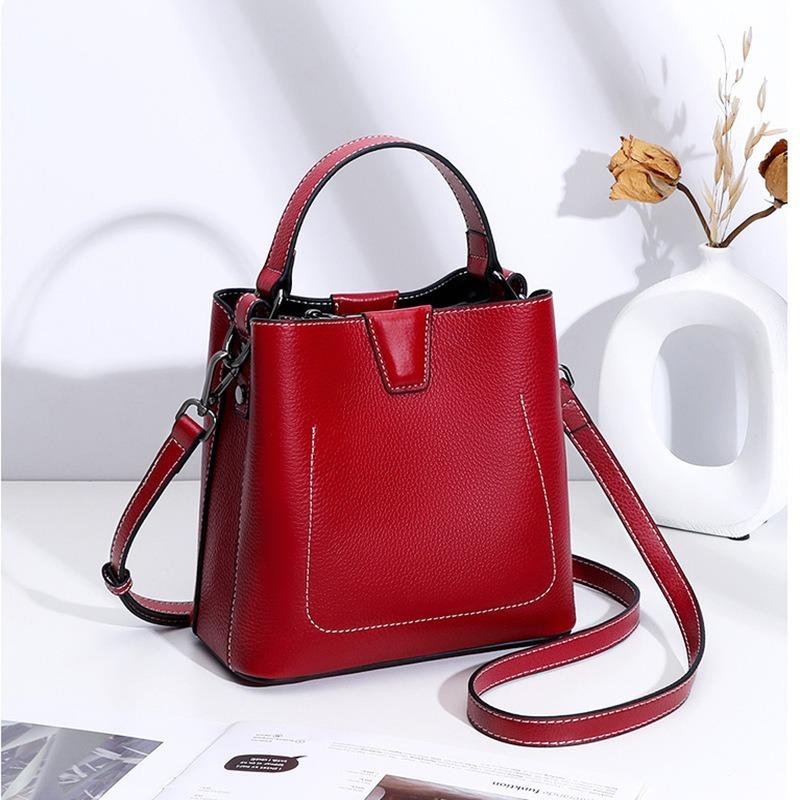 Real leather fashiable large capacity cowhide shoulder bag explosive women's exquisite and versatile crossbody bag bucket bag