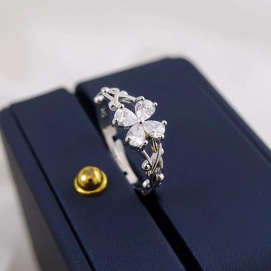 

Серебряное кольцо S925 с четырехлистным клевером, регулируемое, для женщин - Легкая роскошь, Модный и уникальный дизайн