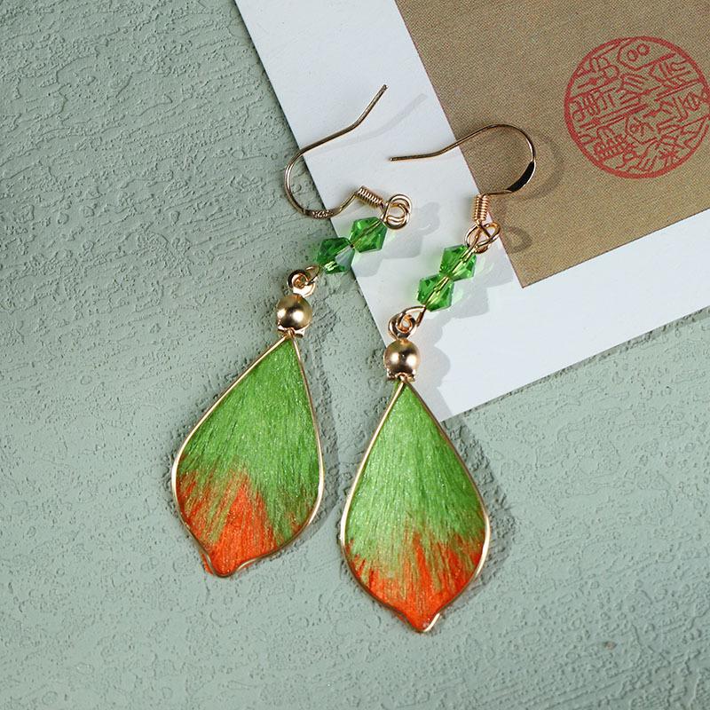 Cercei lungi la modă pentru bijuterii de damă