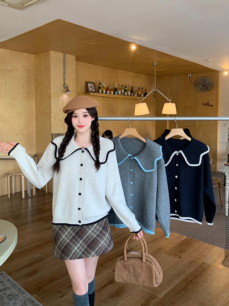 2026 Autumn Women's Plus Size Sweet Color Block Knit Top with Doll Collar and Long Sleeves