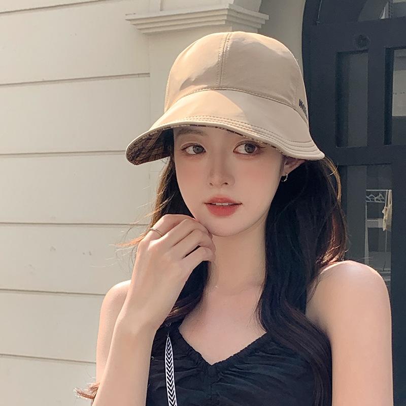Plaid double-sided equestrian hat for women with small wide brims and versatile sun hats in summer, masks can be hung, quick-drying peaked caps