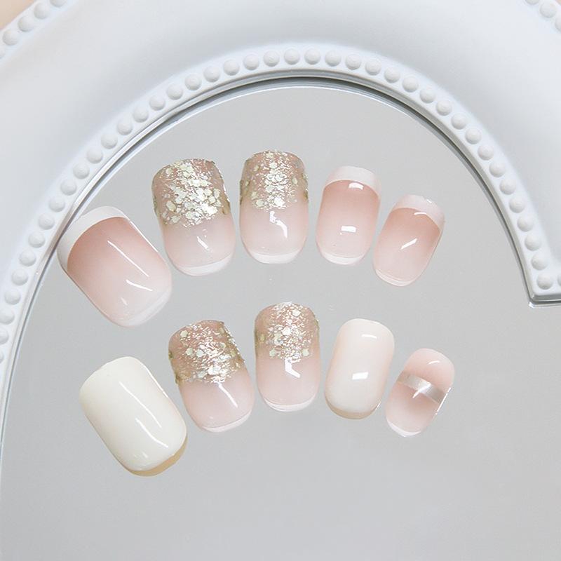 Champagne Fine Flash Milk White French Gradual Change Temperament Sweet Fake Nails Removable Manicure Tablets 24 Pieces