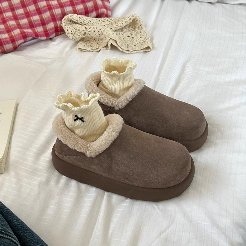 Wool version~ fur integrated snow boots for women, new thick soles in winter, heightened, two women wearing large potato thickened cotton shoes