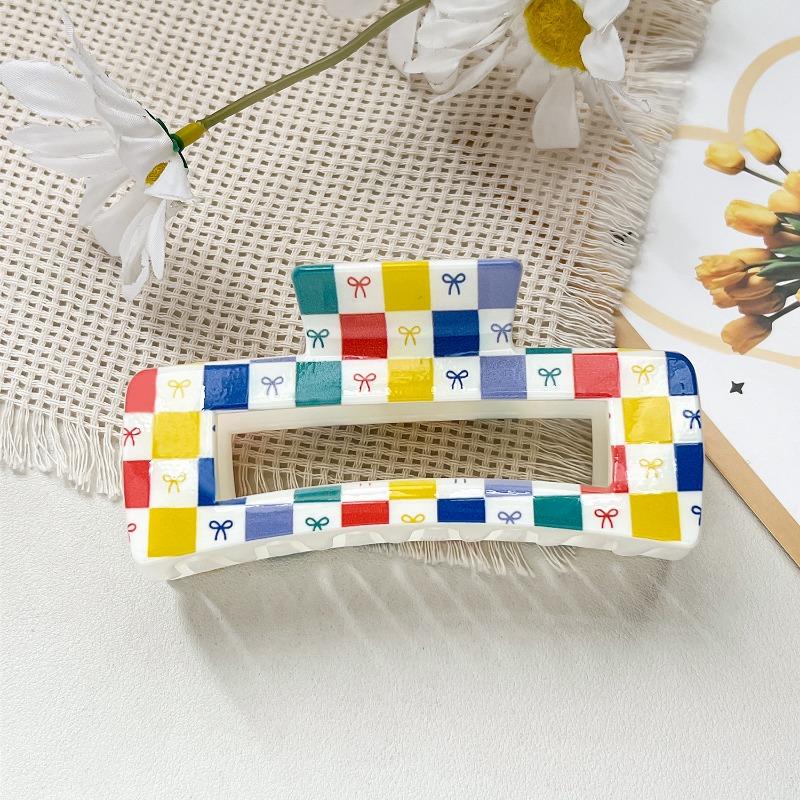 Uv-printed Square Hair Clips with A High-end Look. The Shark Clip Is Half-tied At The Back of The Head