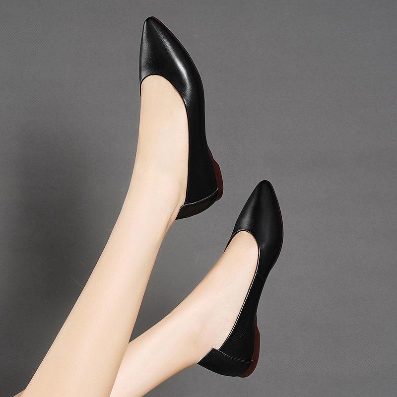 Spring and Summer Single Shoes Soft Leather Pointed Shoes Flat Versatile Light and Comfortable Women's Shoes
